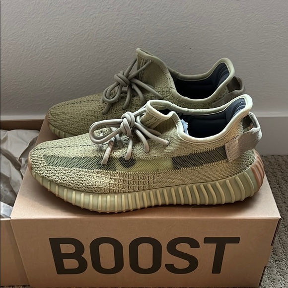 Yeezy Boost 350 V2 Sulfur